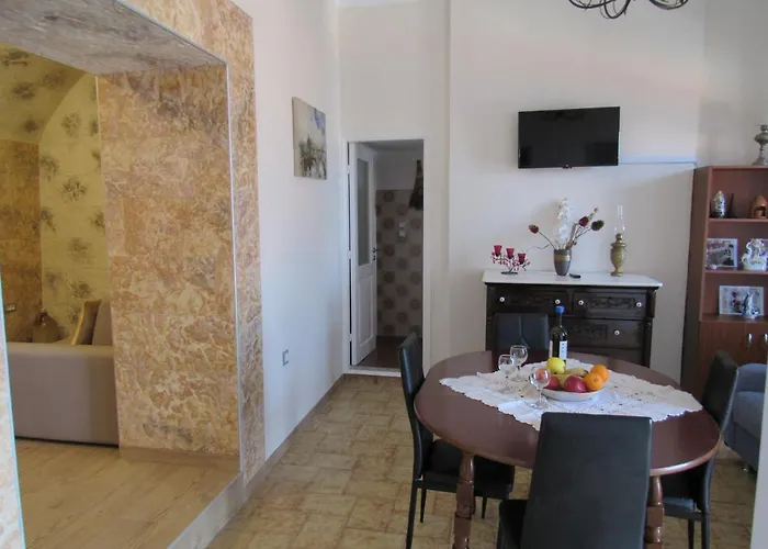 Pitini Sevasti House *