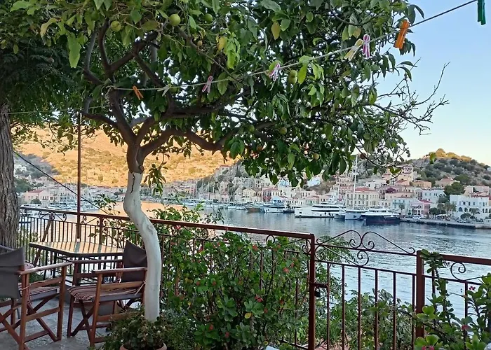 Pitini Sevasti House *